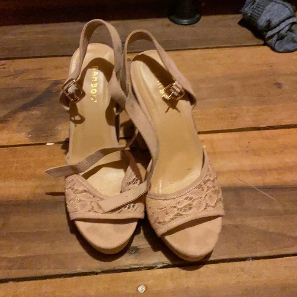 cream heels size 7.5